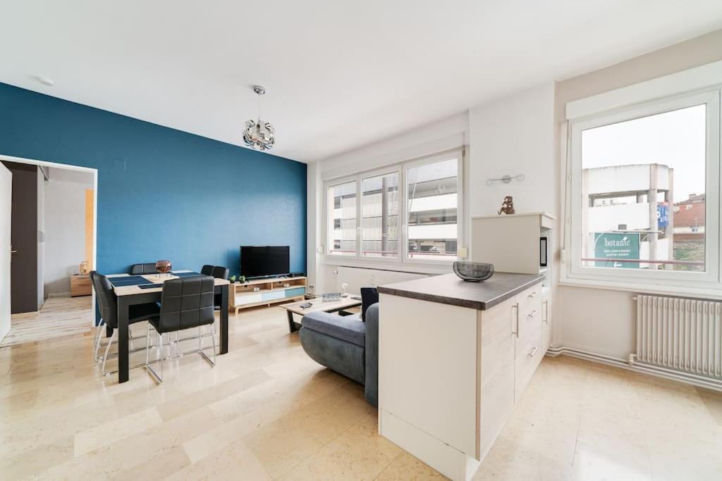 Superbe Appartement A Une Minute A Pied De La Gare Epinal Exterior photo