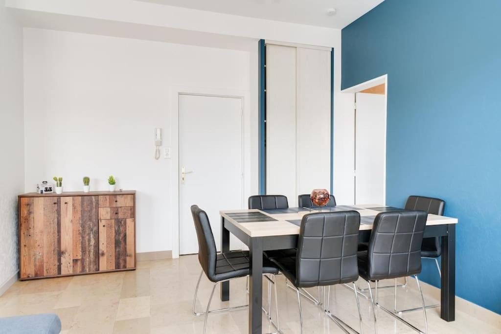 Superbe Appartement A Une Minute A Pied De La Gare Epinal Exterior photo